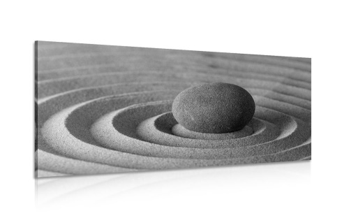 Obraz meditujúci kameň v čiernobielom prevedení