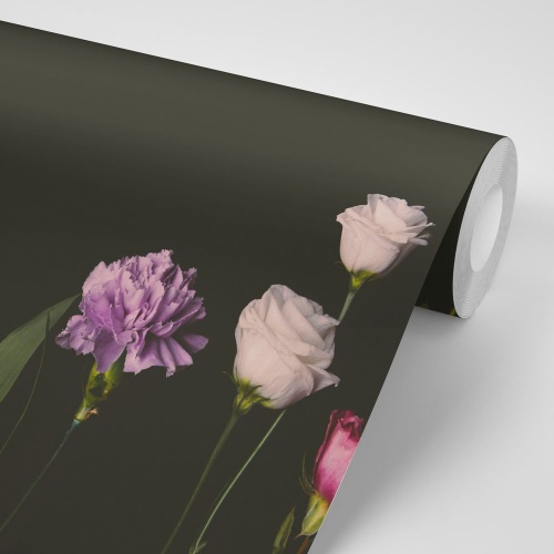Samolepiaca fototapeta elegantné kvety na tmavom pozadí