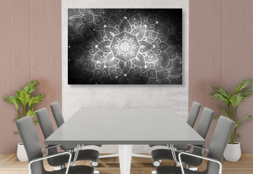 Obraz Mandala s galaktickým pozadím v čiernobielom prevedení