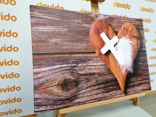 Obraz kríž na drevenom pozadí