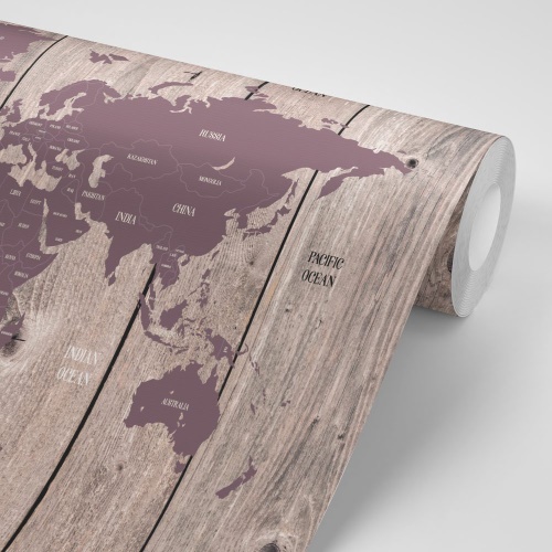 Samolepiaca tapeta hnedo-fialová mapa na drevenom pozadí