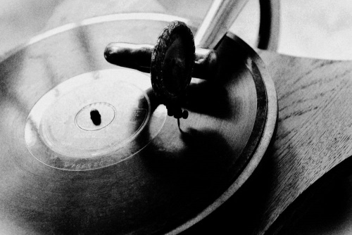 Obraz starožitný gramofón v čiernobielom prevedení