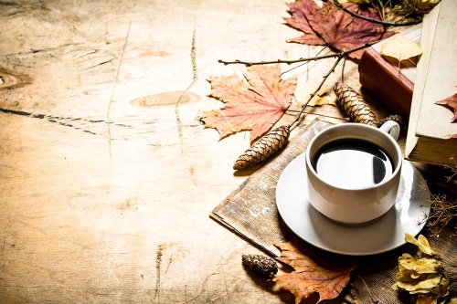 Fototapeta šálka kávy v jesennom nádychu