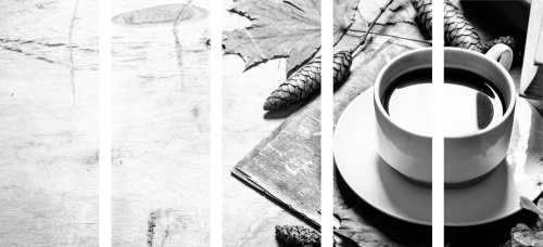 5-dielny obraz šálka kávy v jesennom nádychu v čiernobielom prevedení