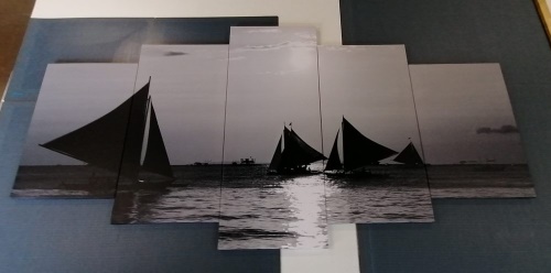 5-dielny obraz nádherný západ slnka na mori v čiernobielom prevedení